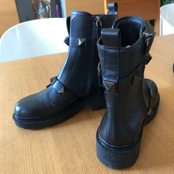 Valentino Garavani Combat Boots - Picture 4 of 5